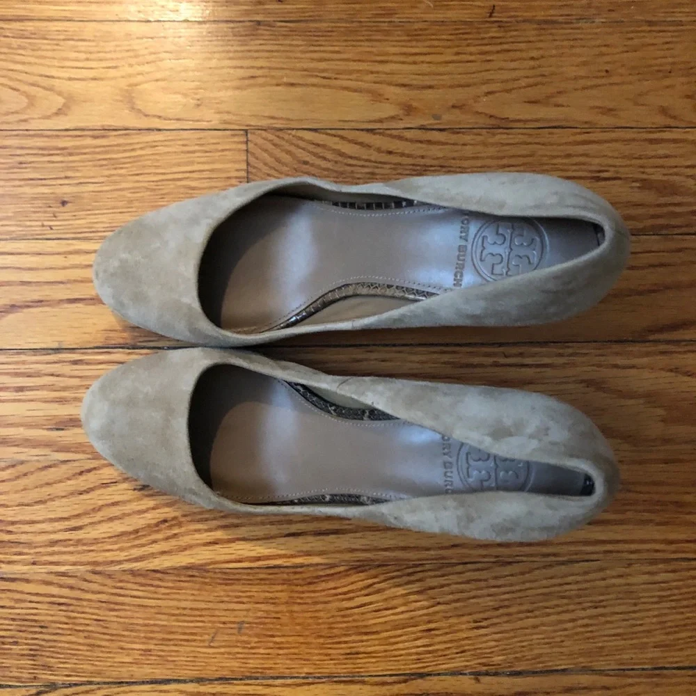 Tory Burch heels tan suede with snake print heels pumps shoes sz 8